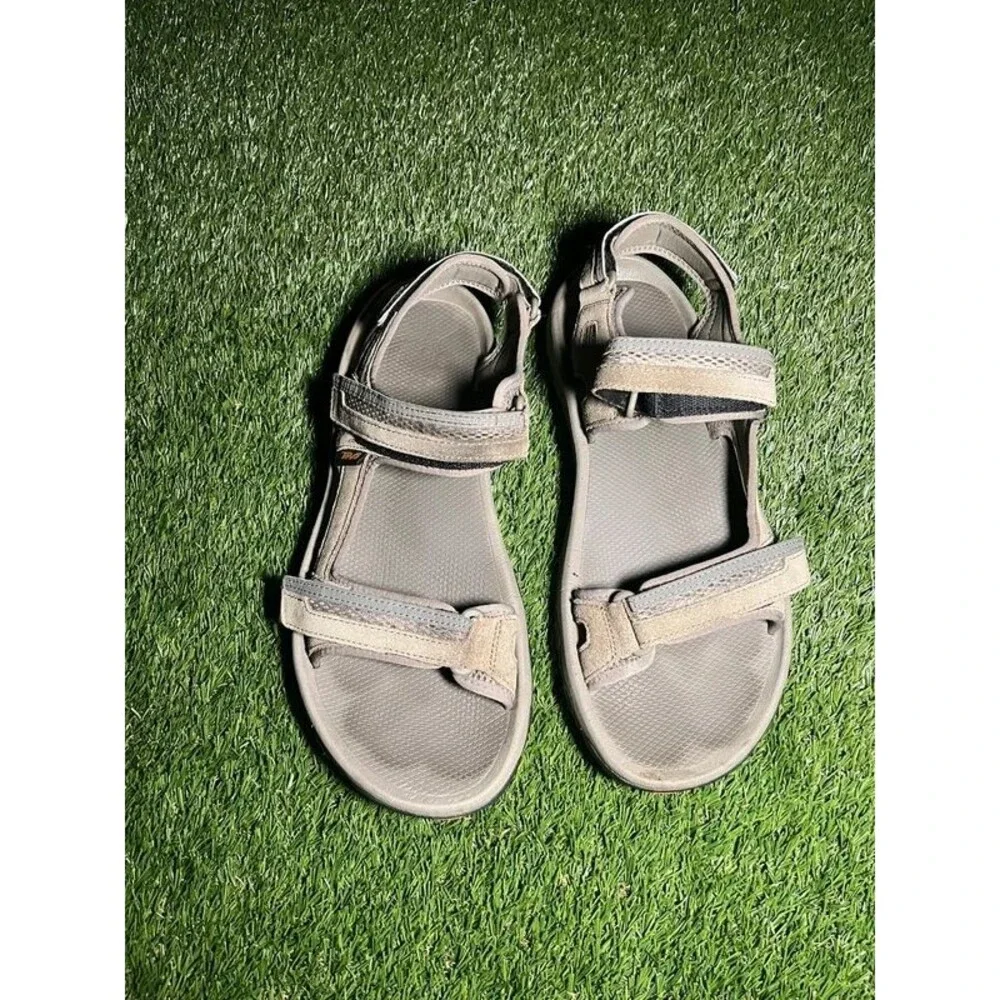 Men’s Hudson Size 13 Teva Sandals